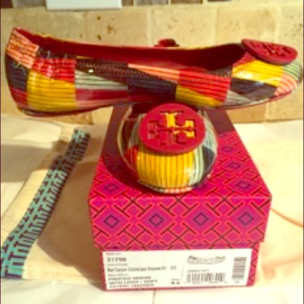 Authentic Tory Burch patent leather Minnie flats